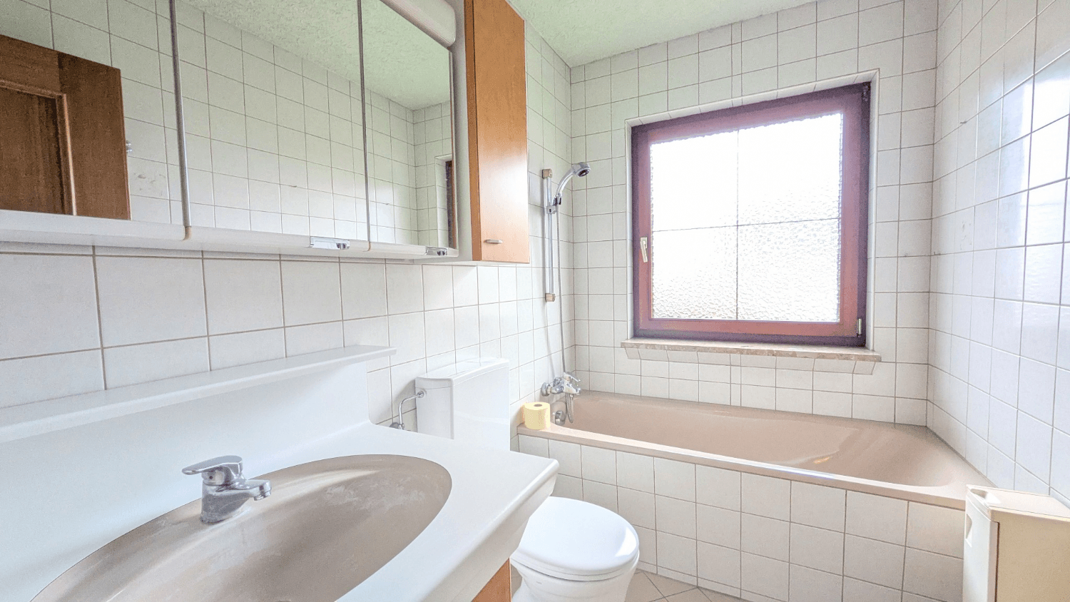 Charmantes, renovierungsbedürftiges Haus mit großem Garten nahe dem Mattsee - Widok 4