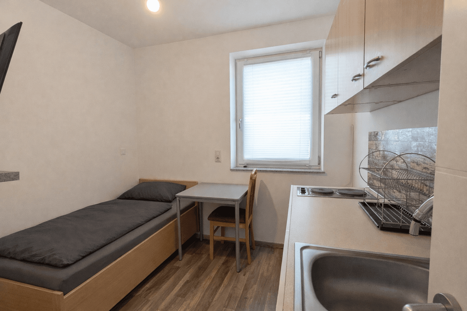 Bungalow Doppelhaushälfte mit 4 Schlafzimmern – pohled 6