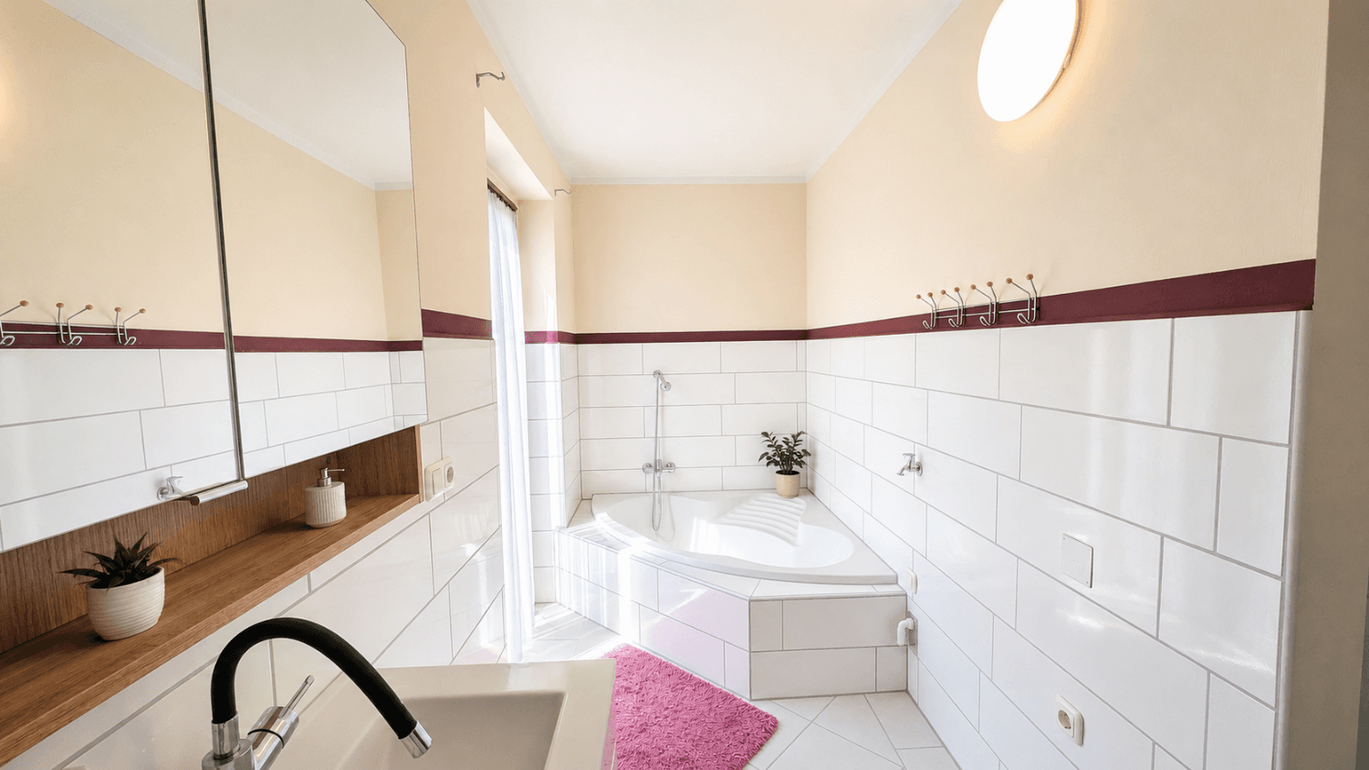 Kleiner feiner Bungalow mit großem Garten in Ruhelage - Ansicht 4