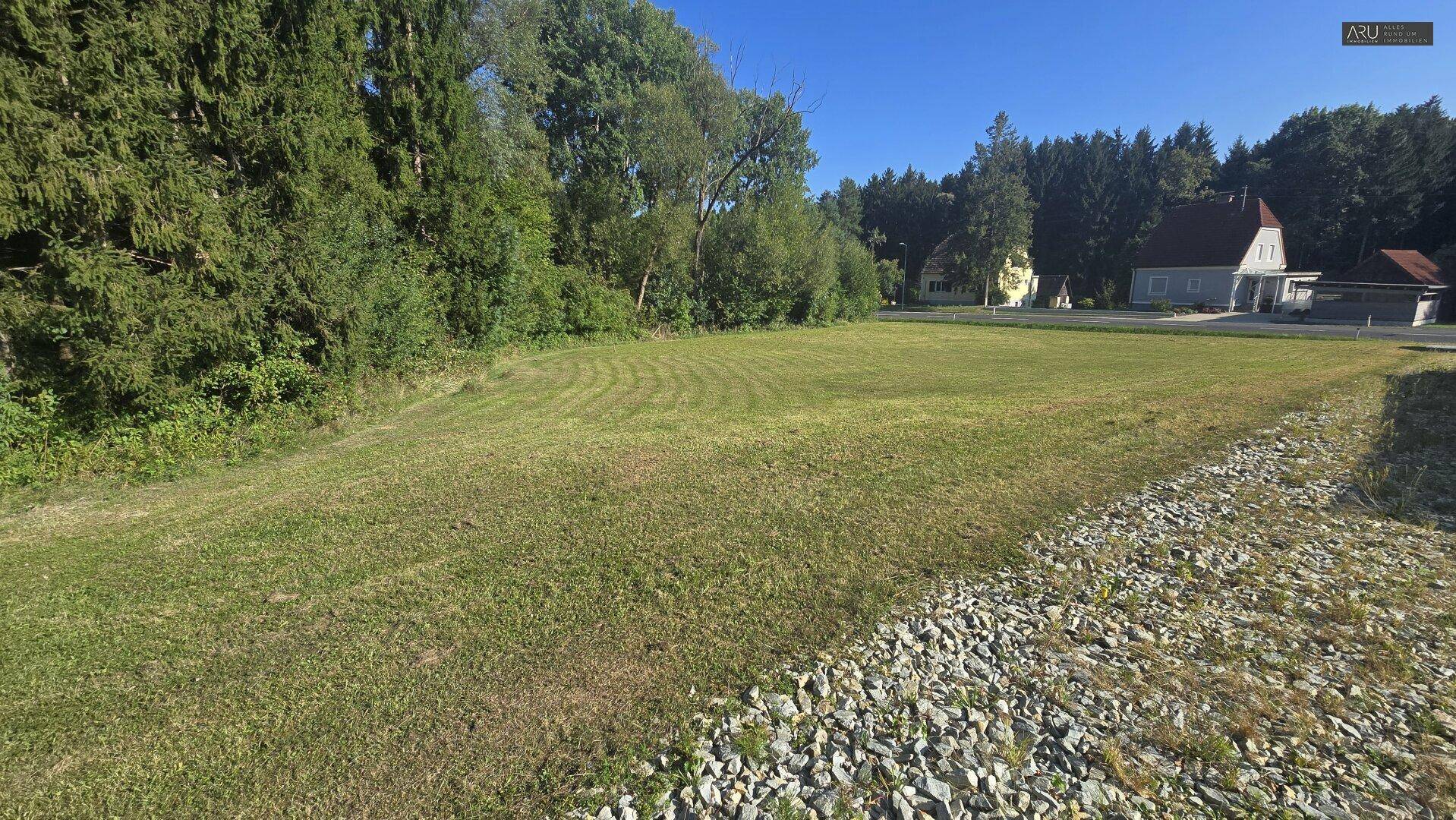 Exklusives, ebenes Baugrundstück mit ca. 1.375 m² – Raum für Visionen und Lebensqualität – pohled 2