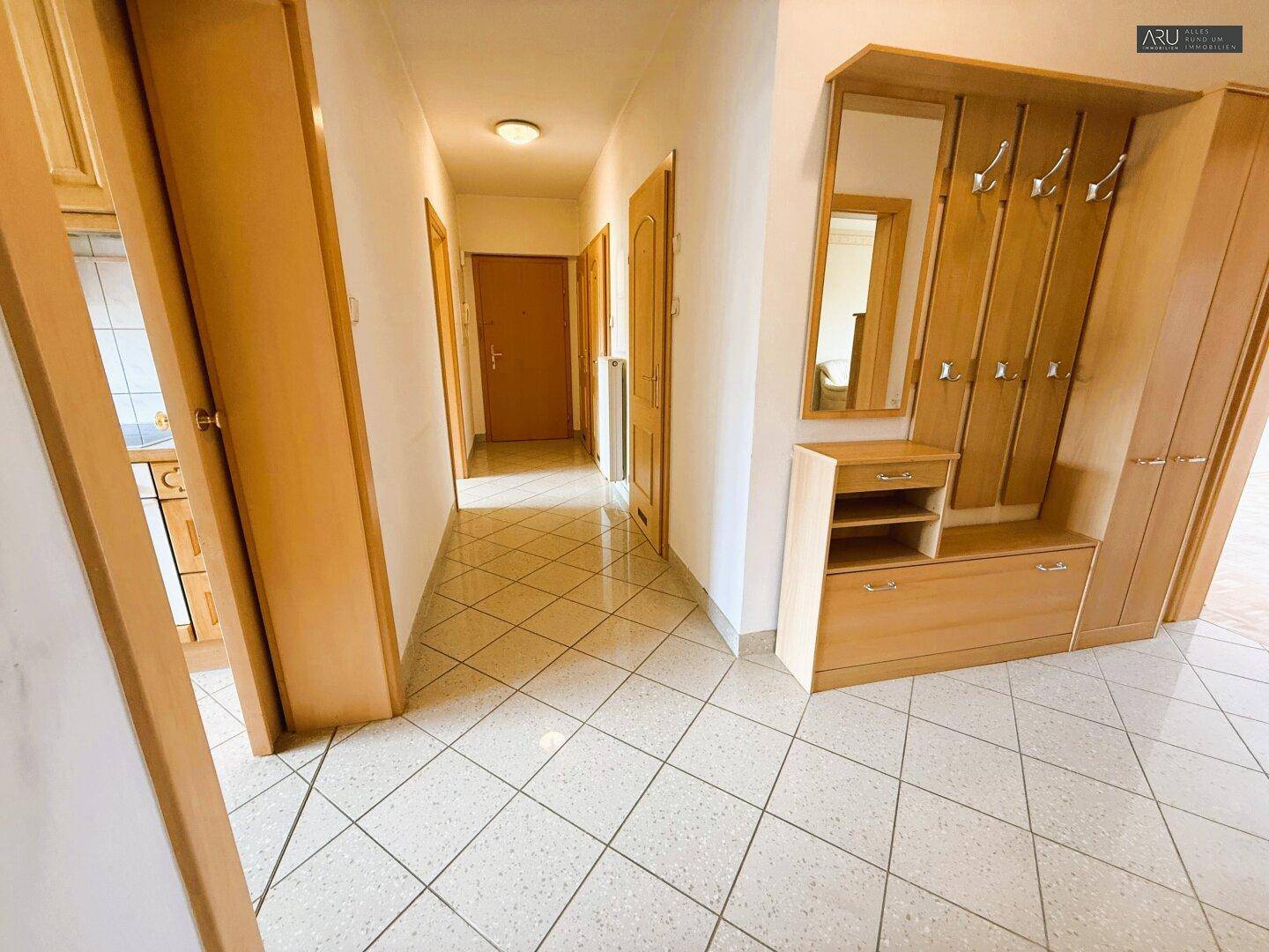 Großzügige und gepflegte 4-Zimmer-Wohnung mit Loggia in Hartberg - Ansicht 2