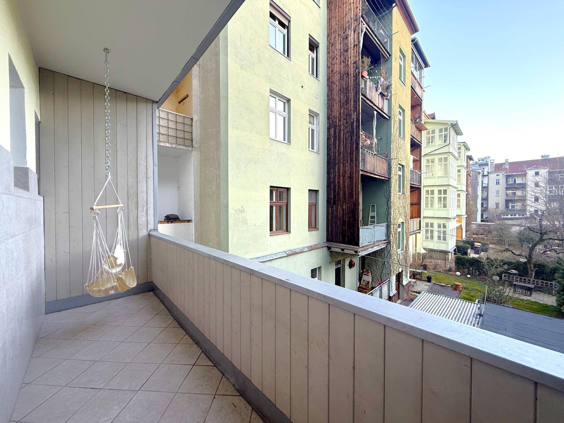 Südbalkon (ca. 7 m²)