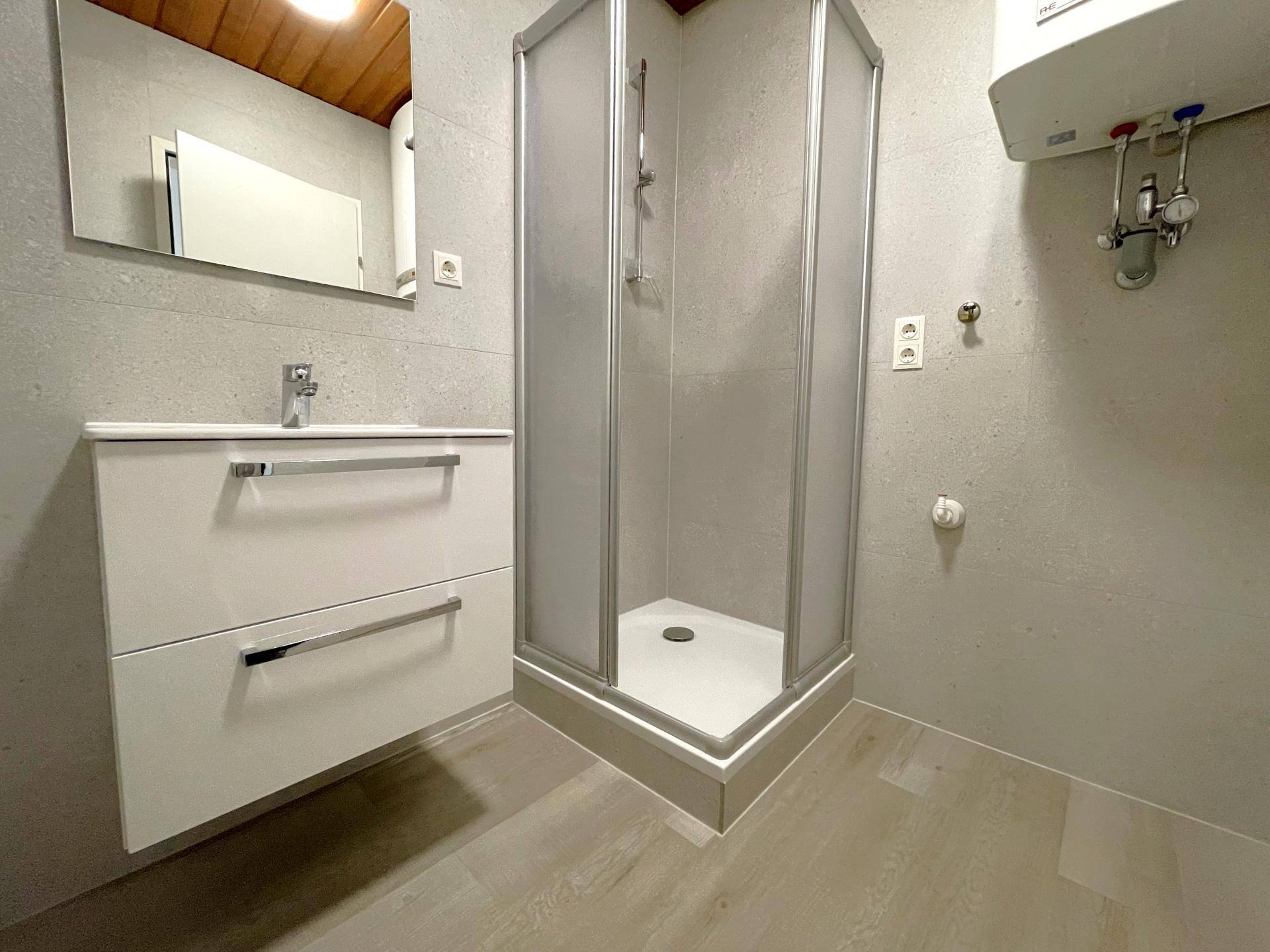 Badezimmer (ca. 6 m²)