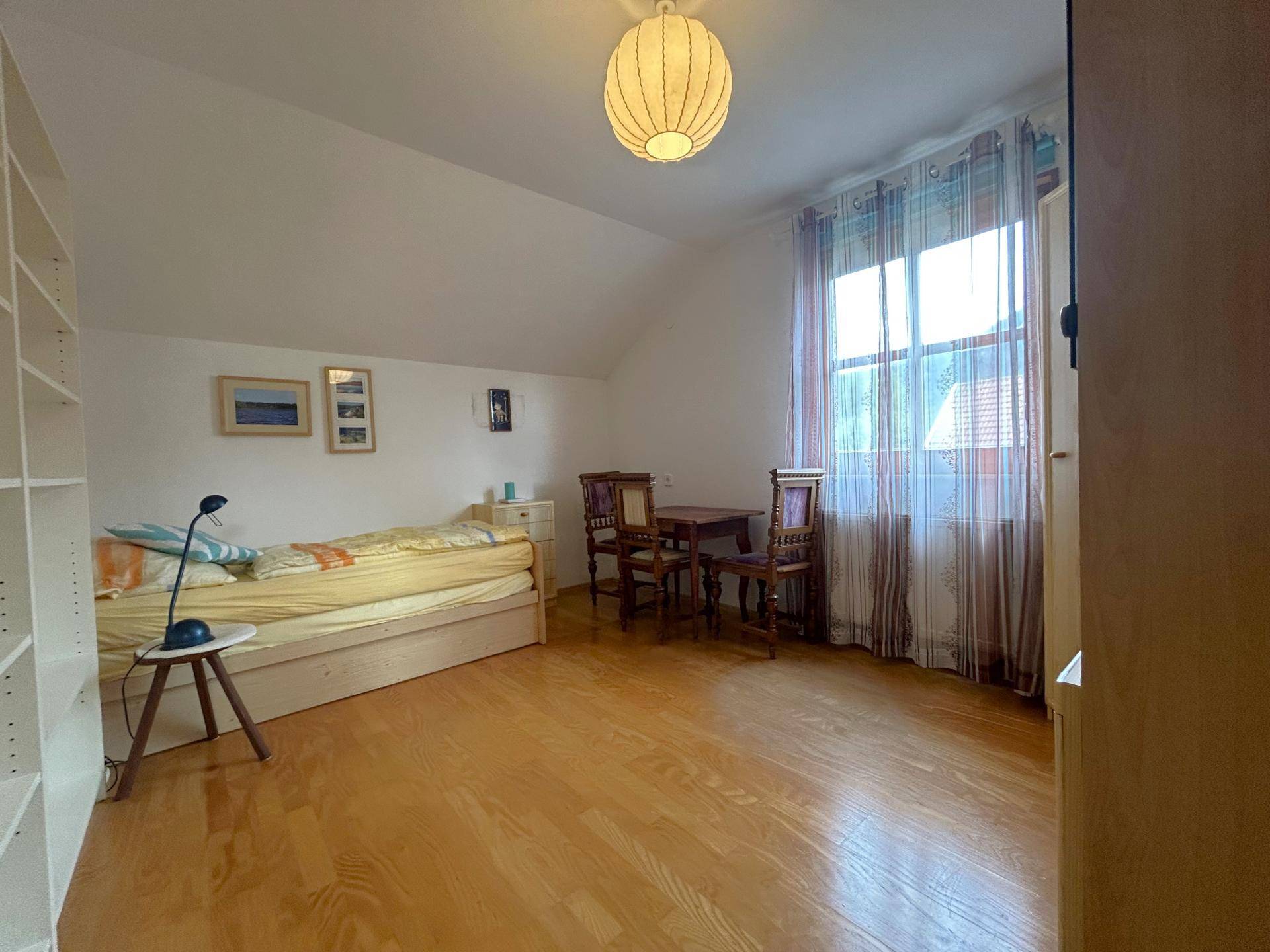 Schlafzimmer 2