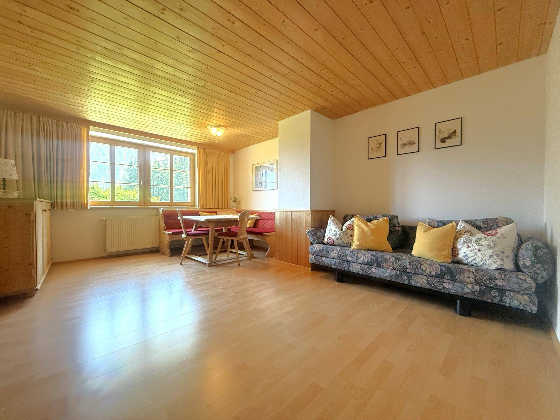 Einliegerwohnung: Wohnen / Essen