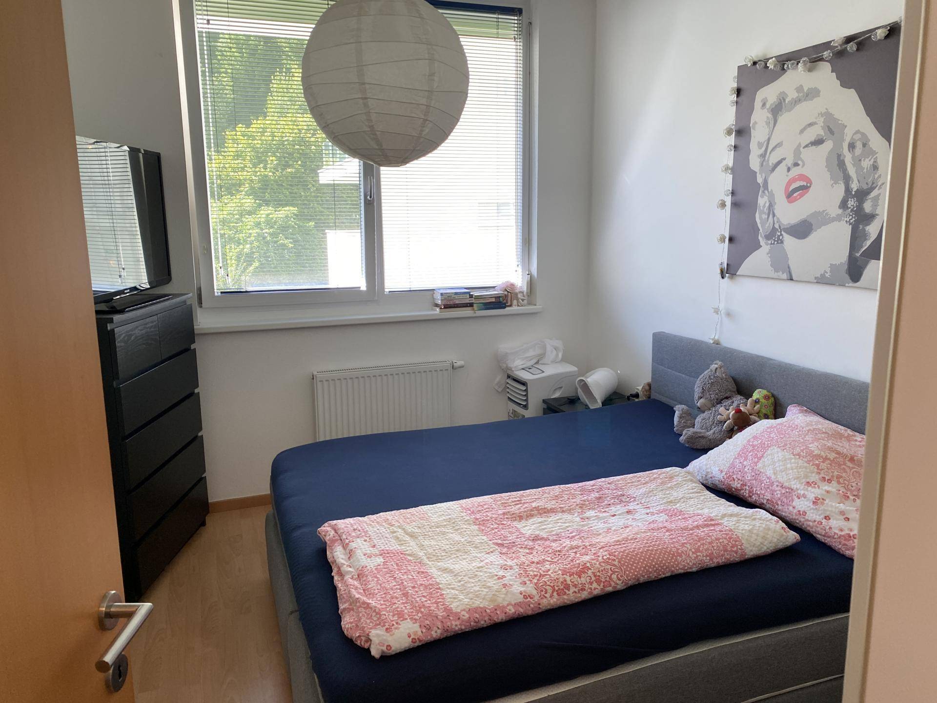Schlafzimmer 1