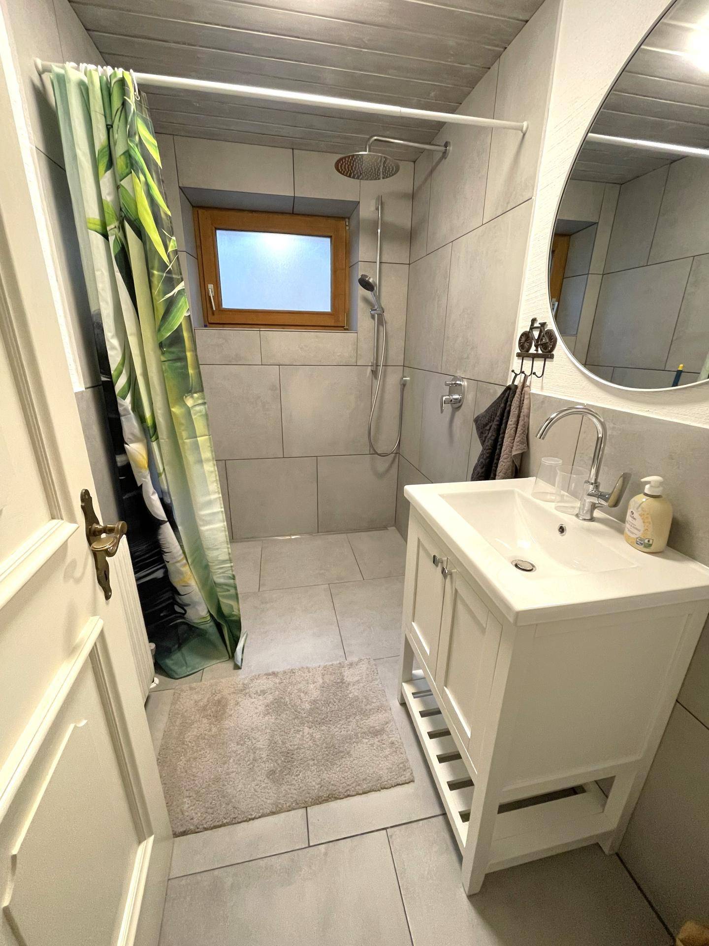 Badezimmer (2-Zimmer Wohnung / Top 4)