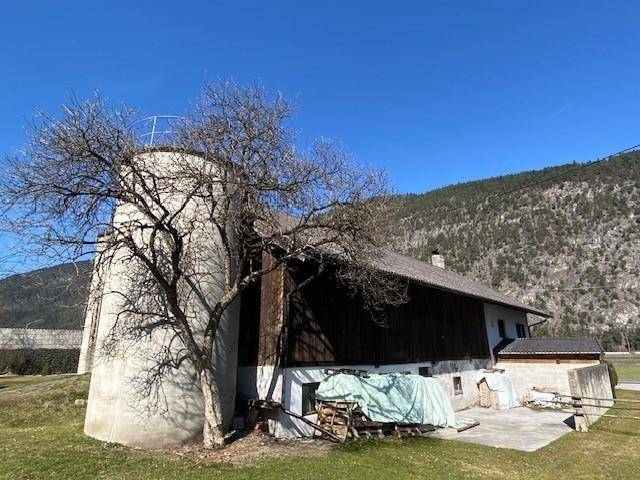 Grundstück mit Altbestand in 6421 Rietz – další