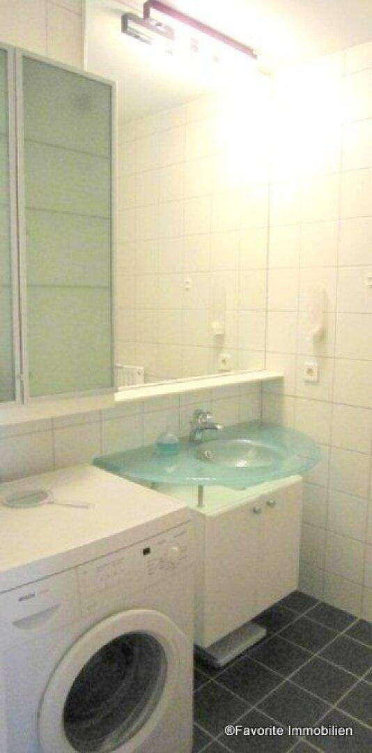 Badezimmer mit WC + Dusche