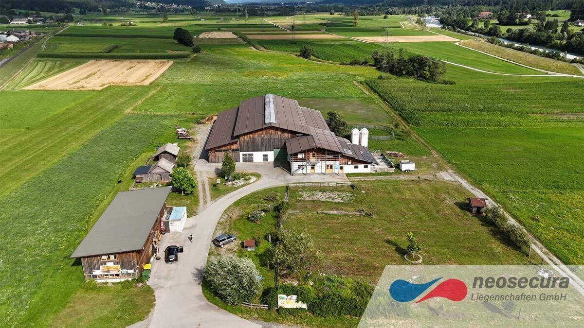 Bauernhof Gailtal Drohnenaufnahme 03