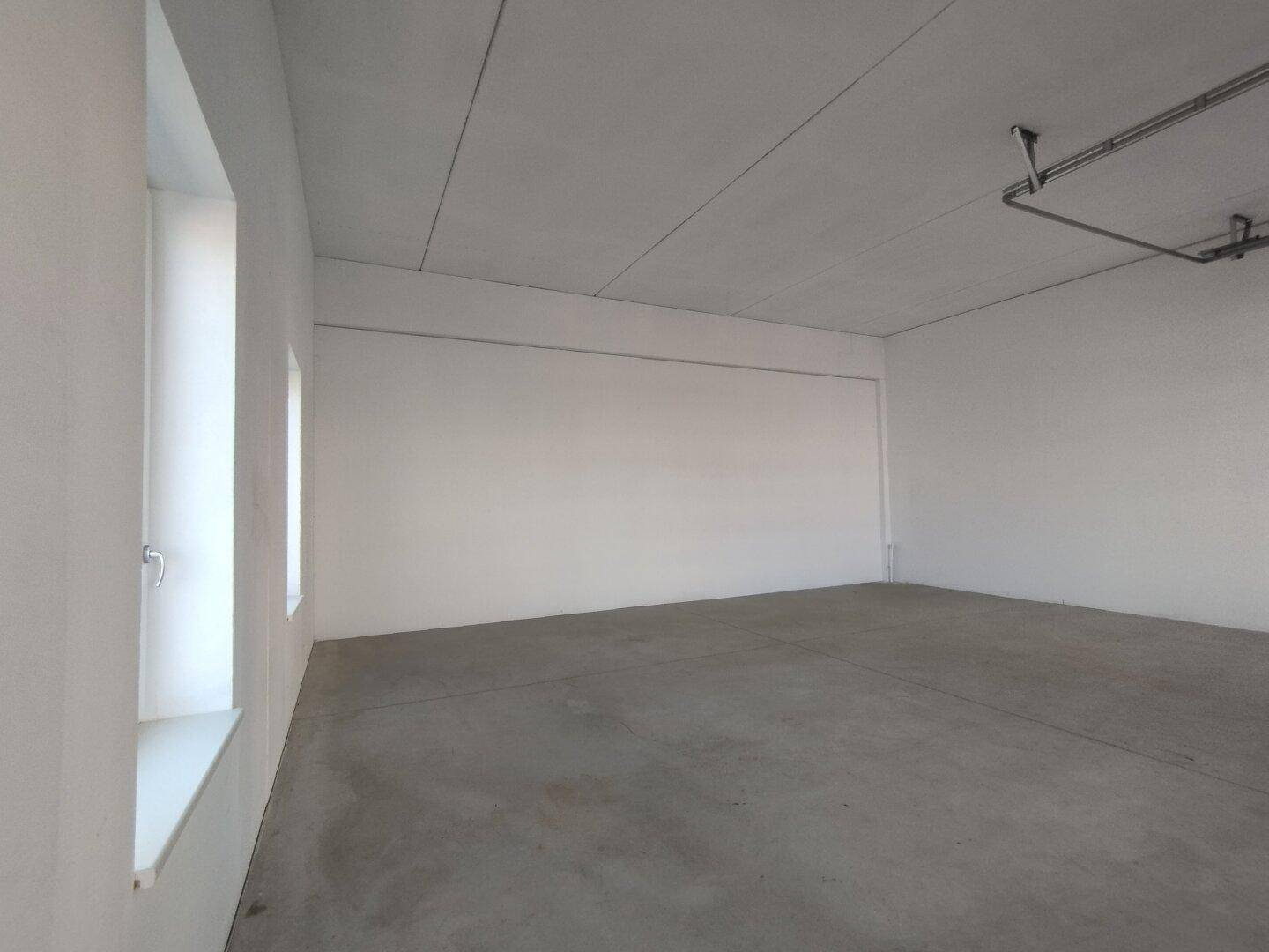 Lagerhalle in Gewerbezentrum Hagenbrunn – pohled 3