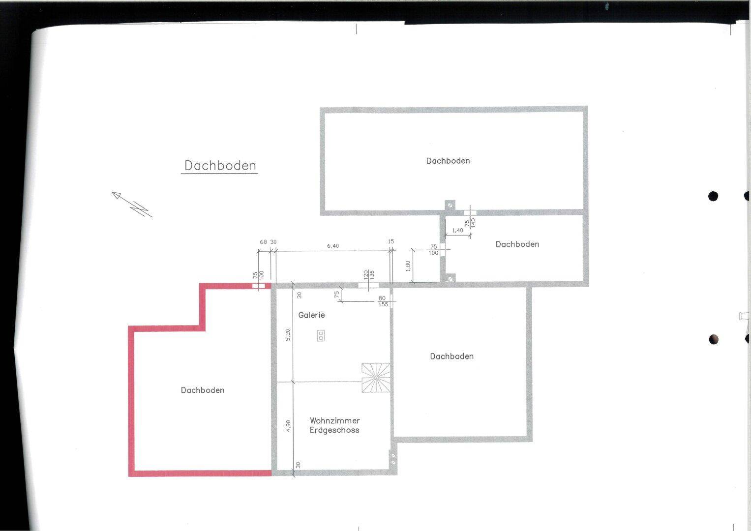 Grundriss des Dachbodens mit Galerie und ungenutzten Dachbodenflächen, die Ausbaupotenzial bieten.
