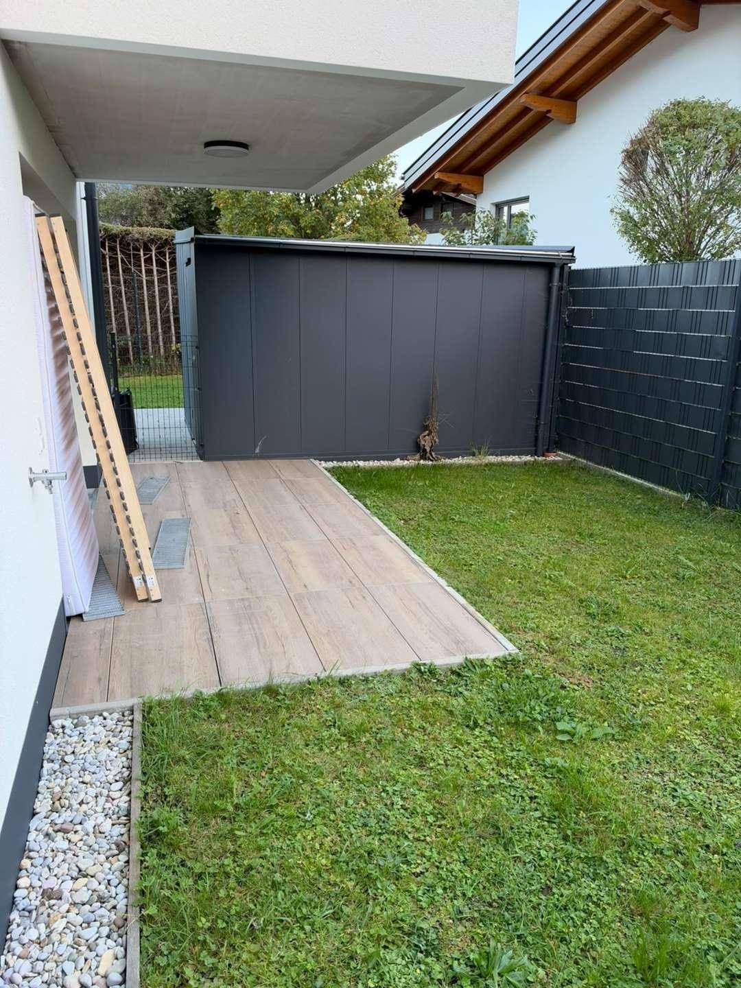 Terrasse mit Garten