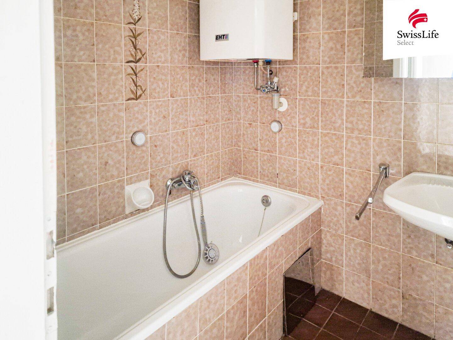 Bad mit Wanne