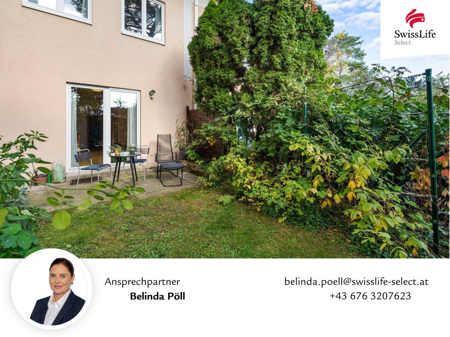 Hinterhofgarten mit Terrasse, Rasen und direktem Zugang vom Haus.