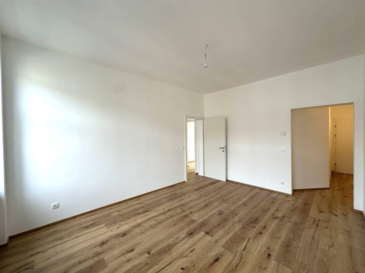 Erstbezug nach Sanierung! charmante 2-Zimmer Altbauwohnung trifft auf modere Ausstattung - jetzt zuschlagen - Więcej