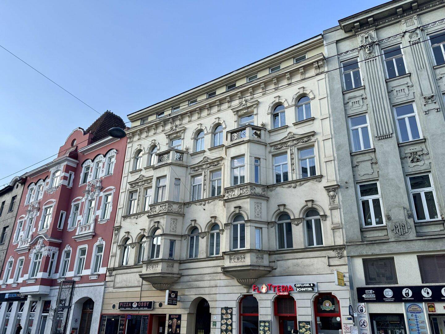 Lichtdurchflutete 2-Zimmer-Dachgeschosswohnung mit perfekter Anbindung - Widok 3