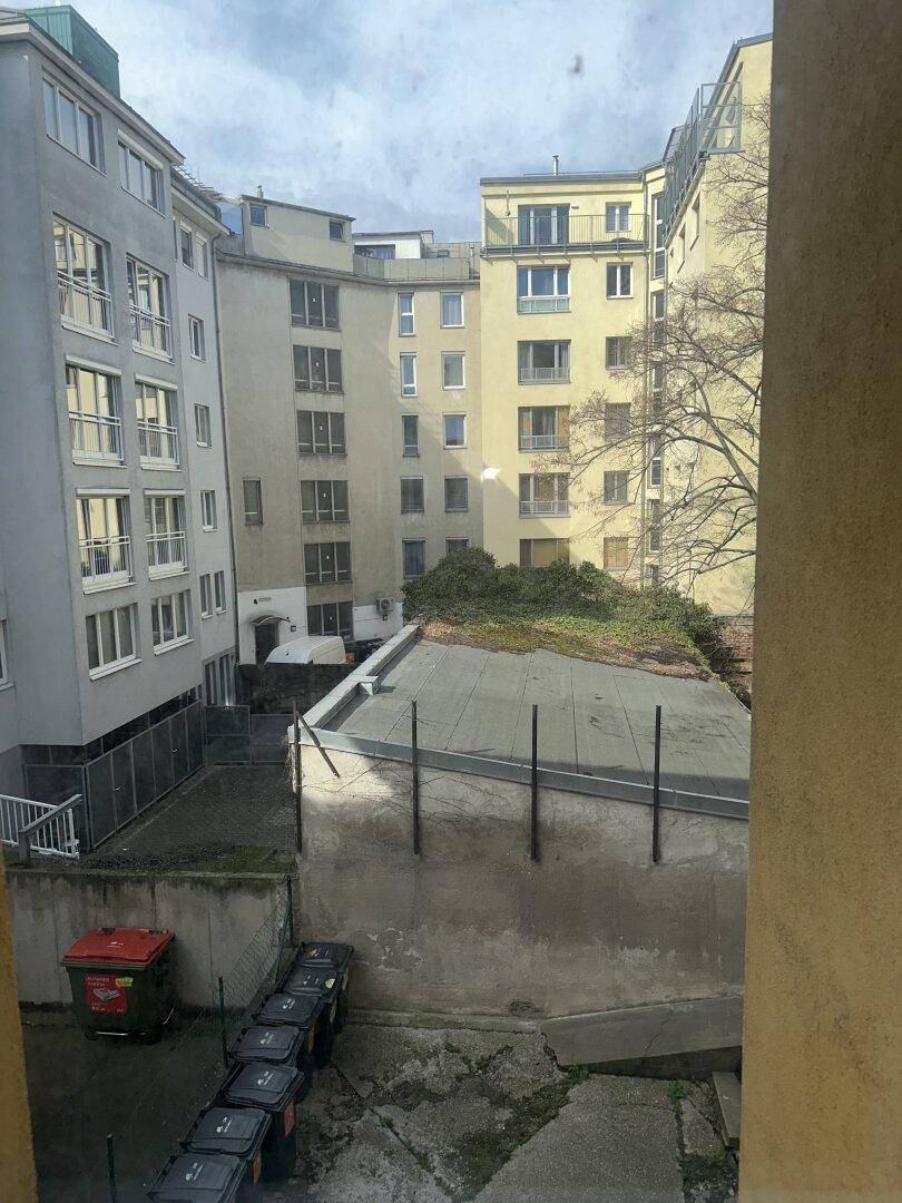 Blick in den Innenhof vom VZ aus