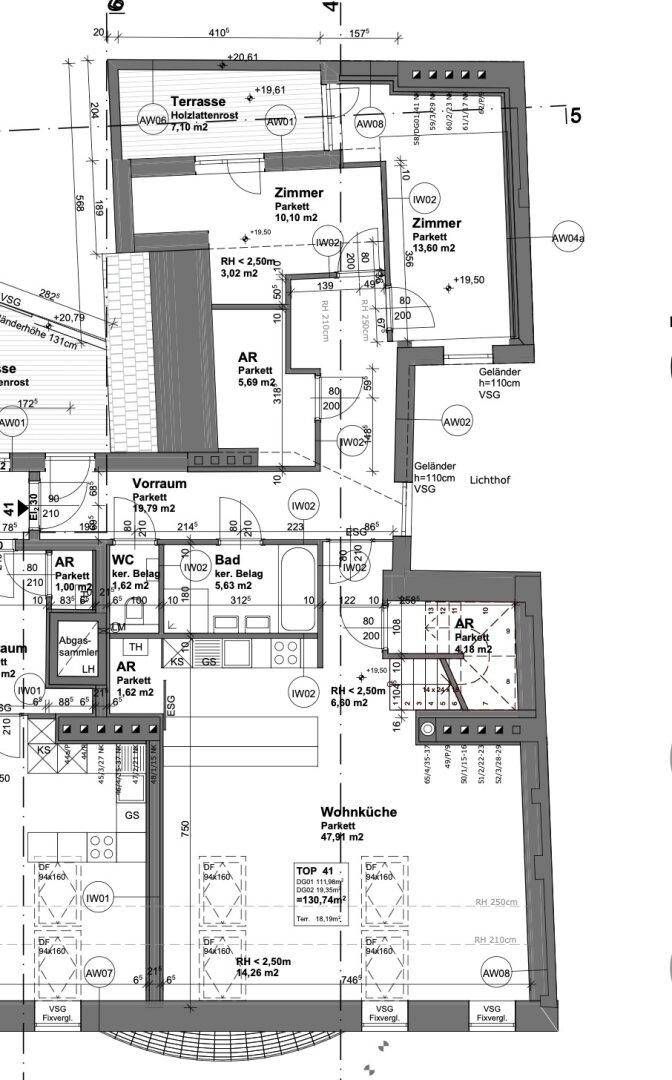 Detaillierter Grundriss einer Wohnung mit Wohnküche, Bad, WC, mehreren Zimmern und einer Terrasse.