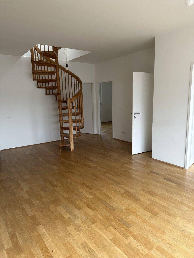Treppe zu Dachterrasse