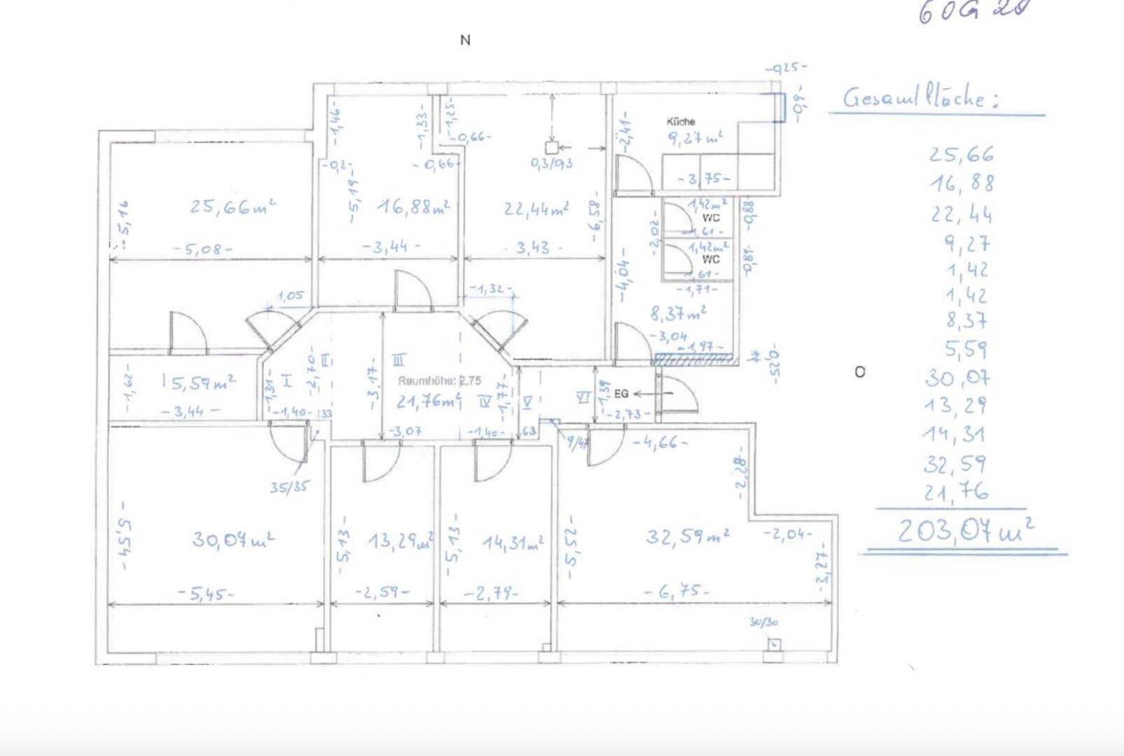 Detaillierter Grundriss mit Raumaufteilung und Gesamtfläche von 203,04 m².