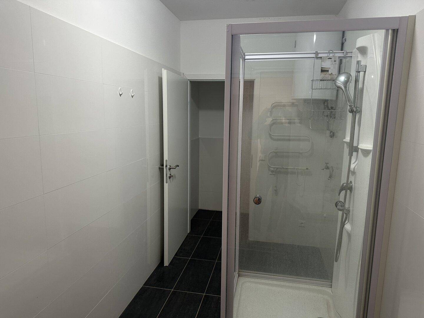Badezimmer-- Symolbild