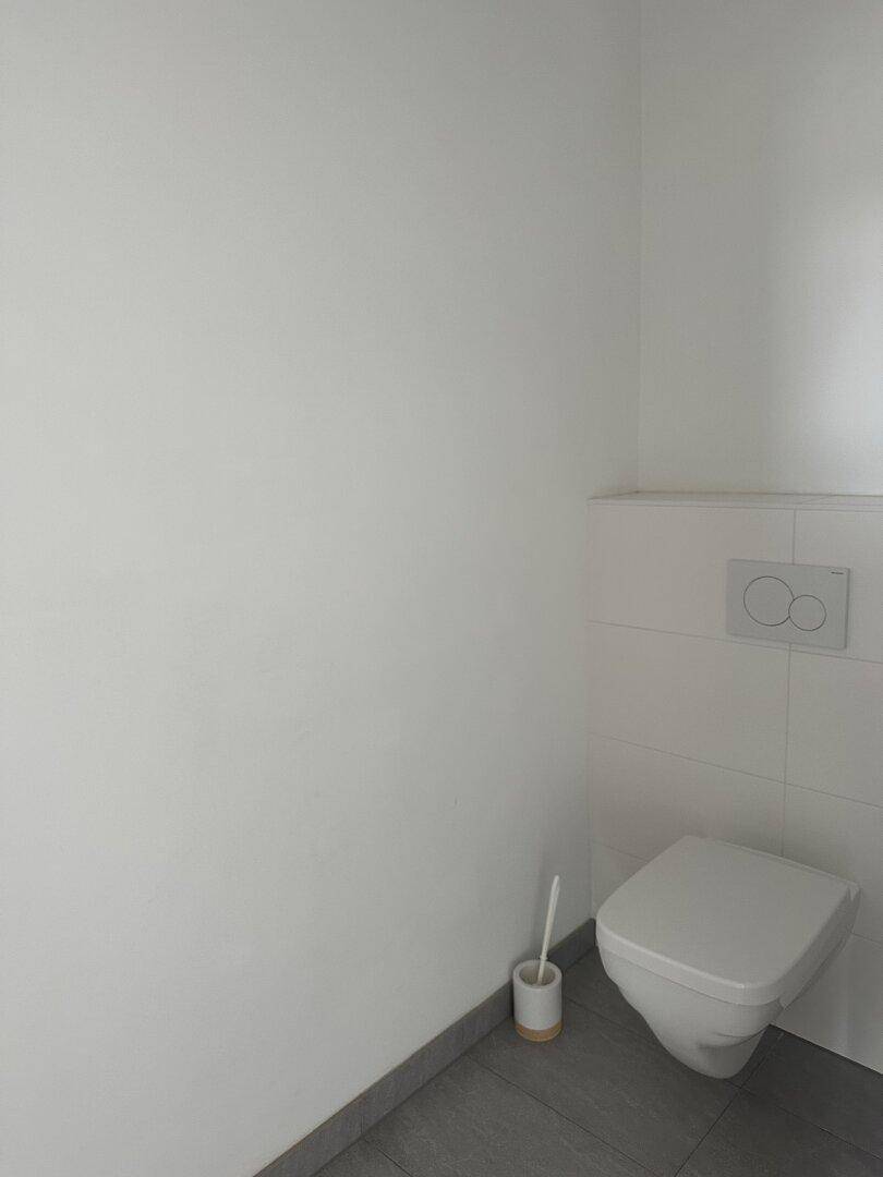 WC mit Handwaschbecken