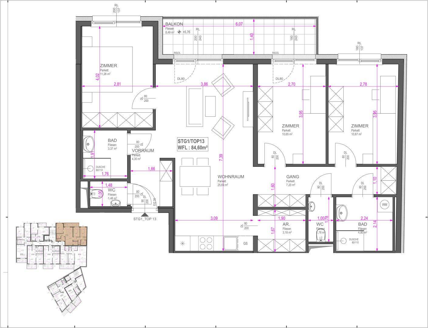 Detaillierter Grundriss einer modernen Wohnung mit drei Zimmern, offenem Wohnbereich, zwei Bädern und einem Balkon.