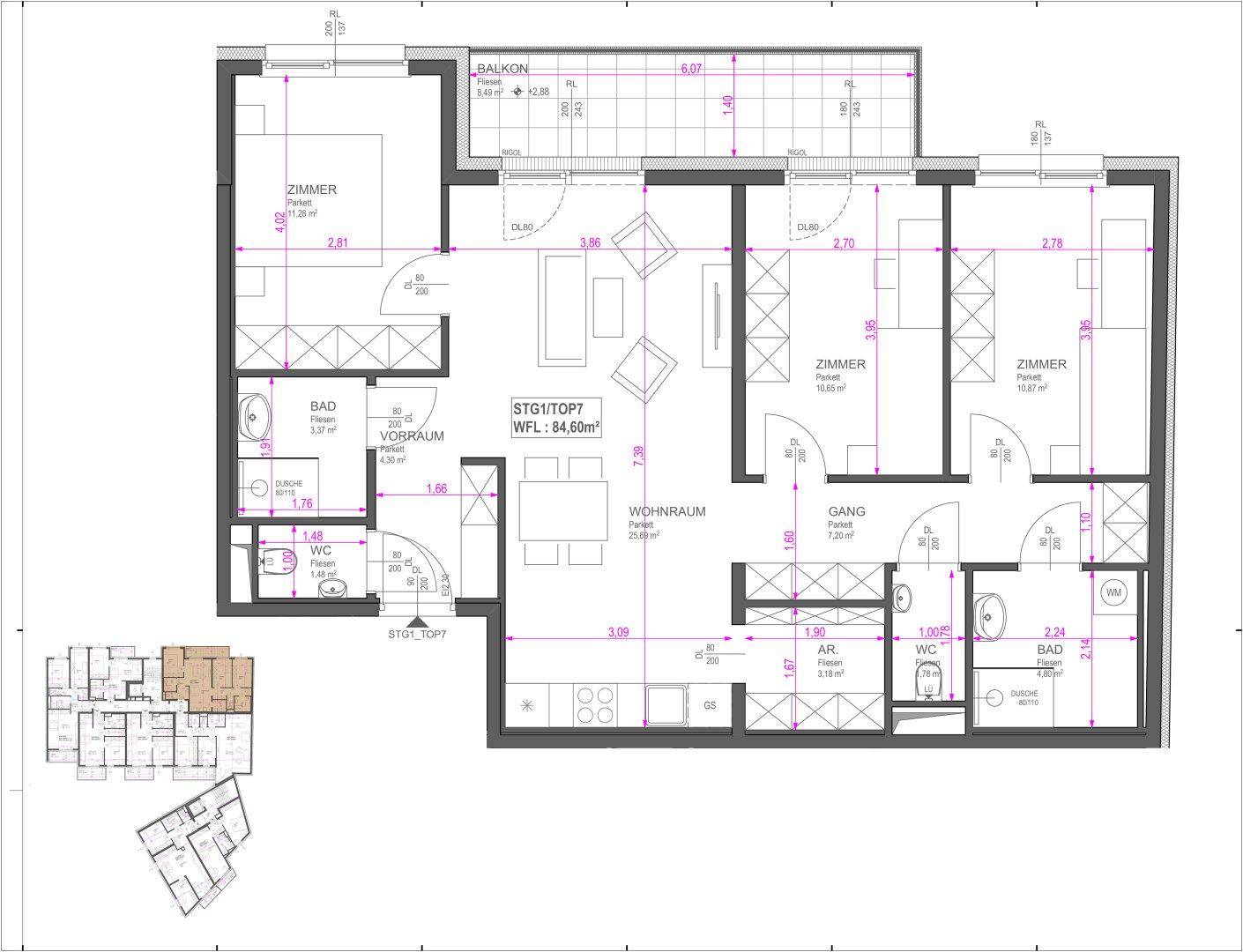 Detaillierter Grundriss einer Wohnung mit drei Zimmern, offenem Wohnbereich, zwei Bädern und Balkon.