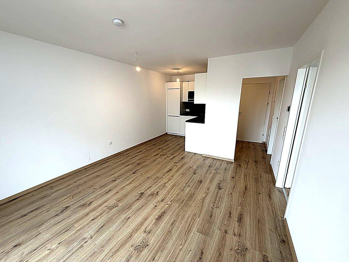 SOFORT VERFÜGBAR! FUßLÄUFIG ZU BAHNHOF &amp; HAUPTPLATZ! INKL BALKON! - Ansicht 3