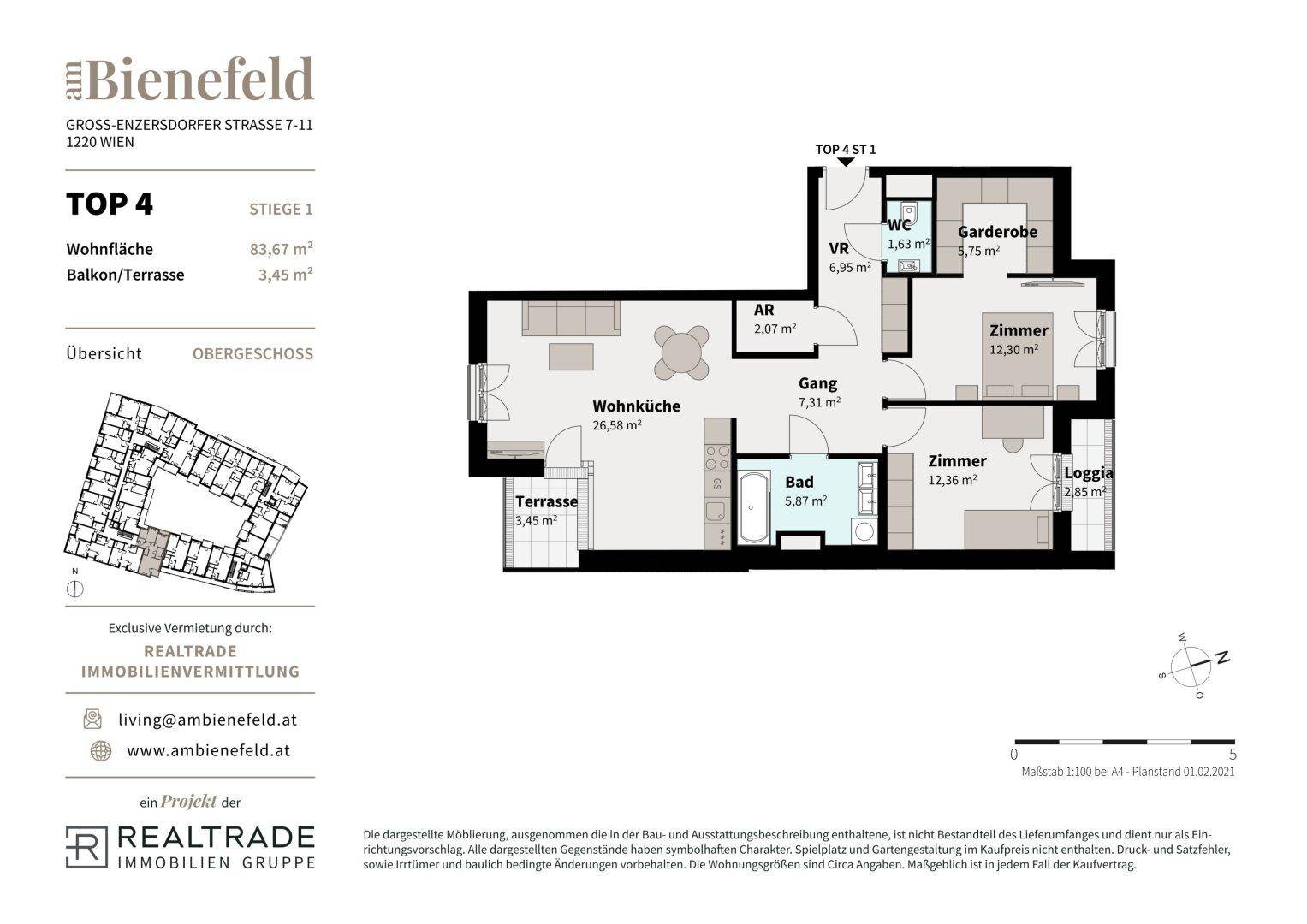 Grundriss der Wohnung TOP 4 mit Terrasse, Loggia und drei Zimmern.