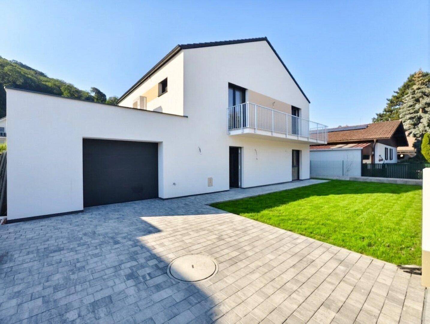 Exklusives 5-Zimmer-Einfamilienhaus mit Garage - Schlüsselfertig - Großzügige Wohnflächen trifft auf idyllischen Eigengarten - Wohnkomfort auf höchstem Niveau - Ansicht 5