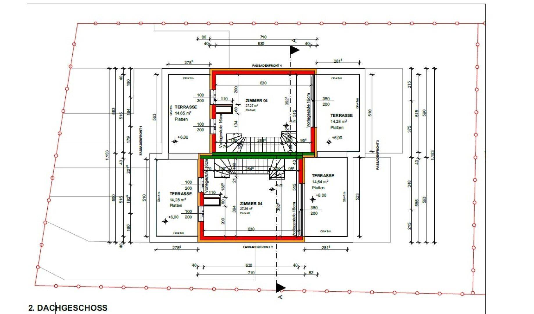 Grundriss des Dachgeschosses mit Zimmern und großen Terrassenbereichen.