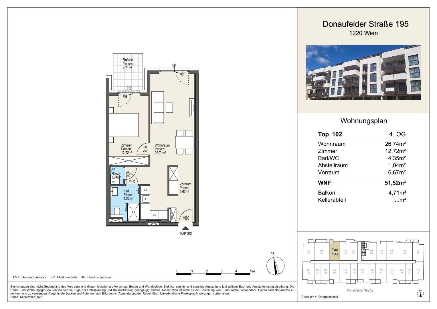 Grundriss der Wohnung Top 102 im 4. Obergeschoss mit Balkon und Raumaufteilung.