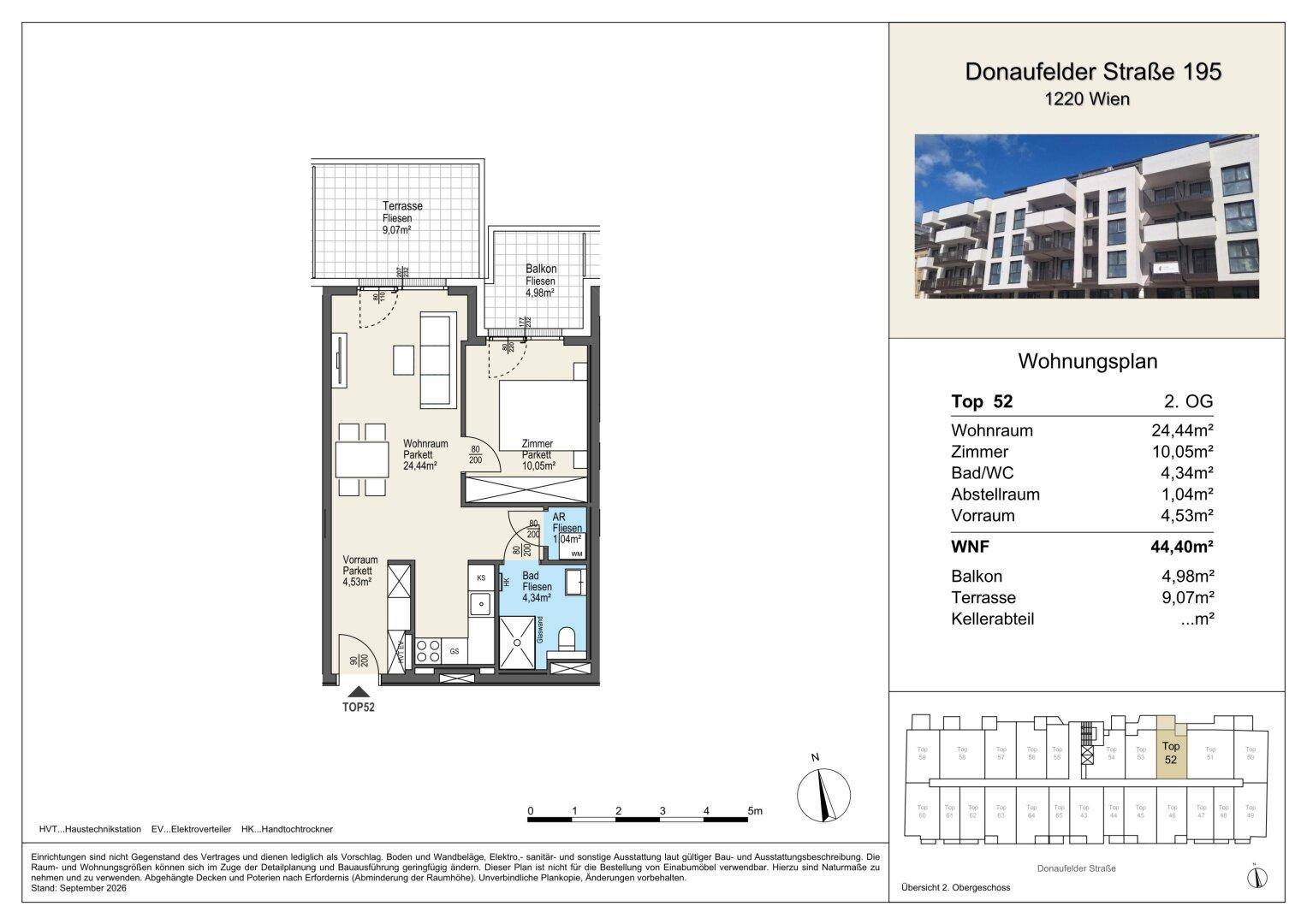 Grundriss der Wohnung Top 52 mit Wohnraum, Zimmer, Bad und Balkon.