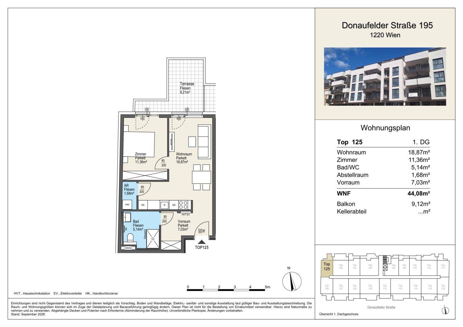Detaillierter Grundriss einer Wohnung mit Terrasse, Schlafzimmer, Wohnraum und Bad.