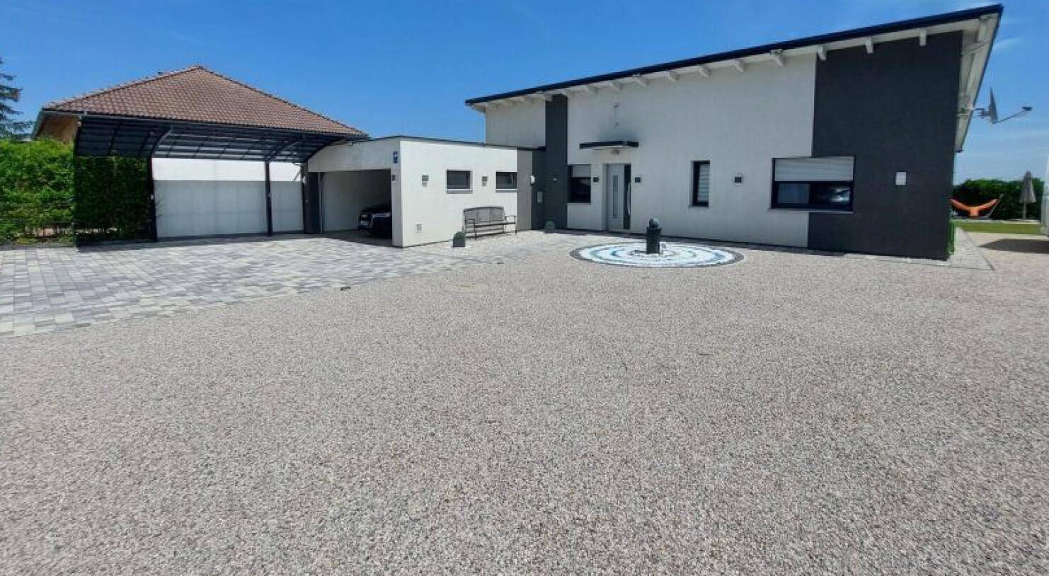 Vorplatz