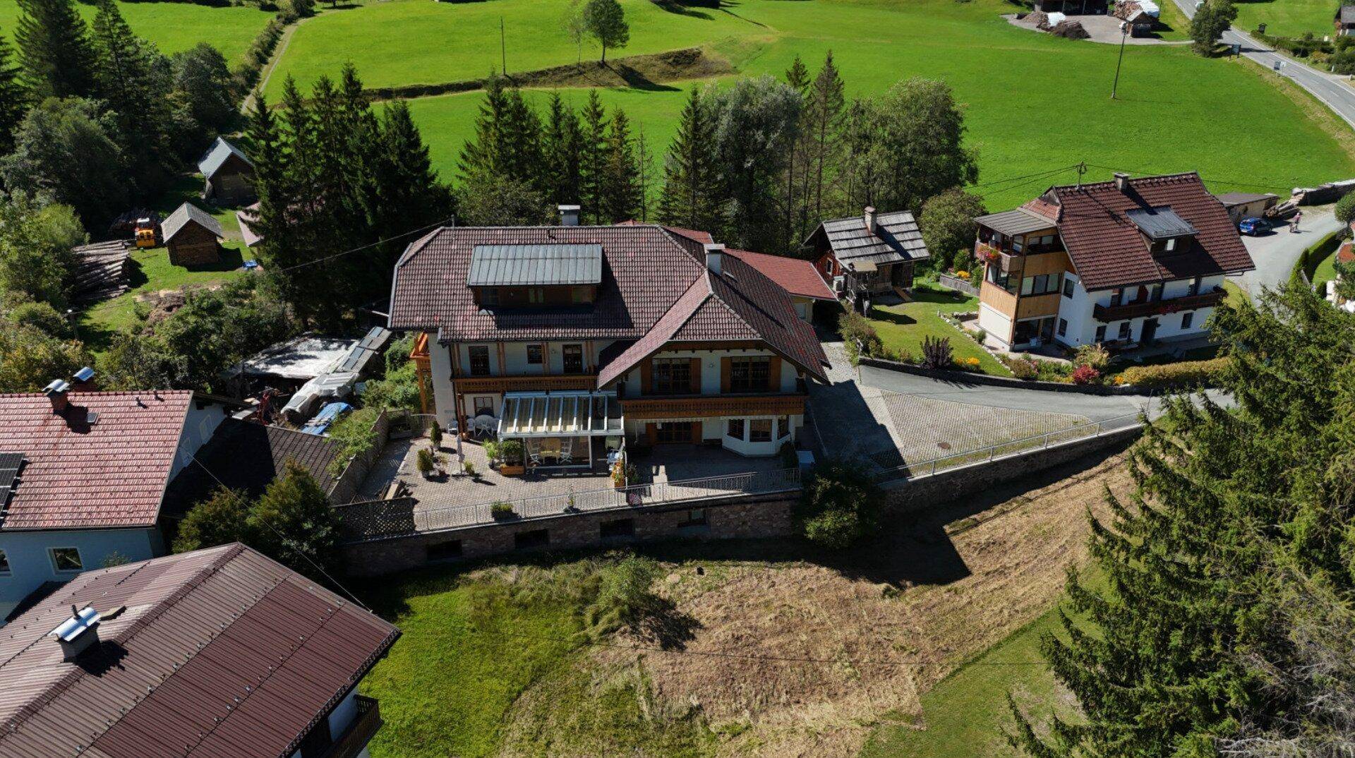 Seltene Perle am Weißensee: Hochwertiges Haus mit See- &amp; Bergblick in absoluter Traumlage - Ansicht 6
