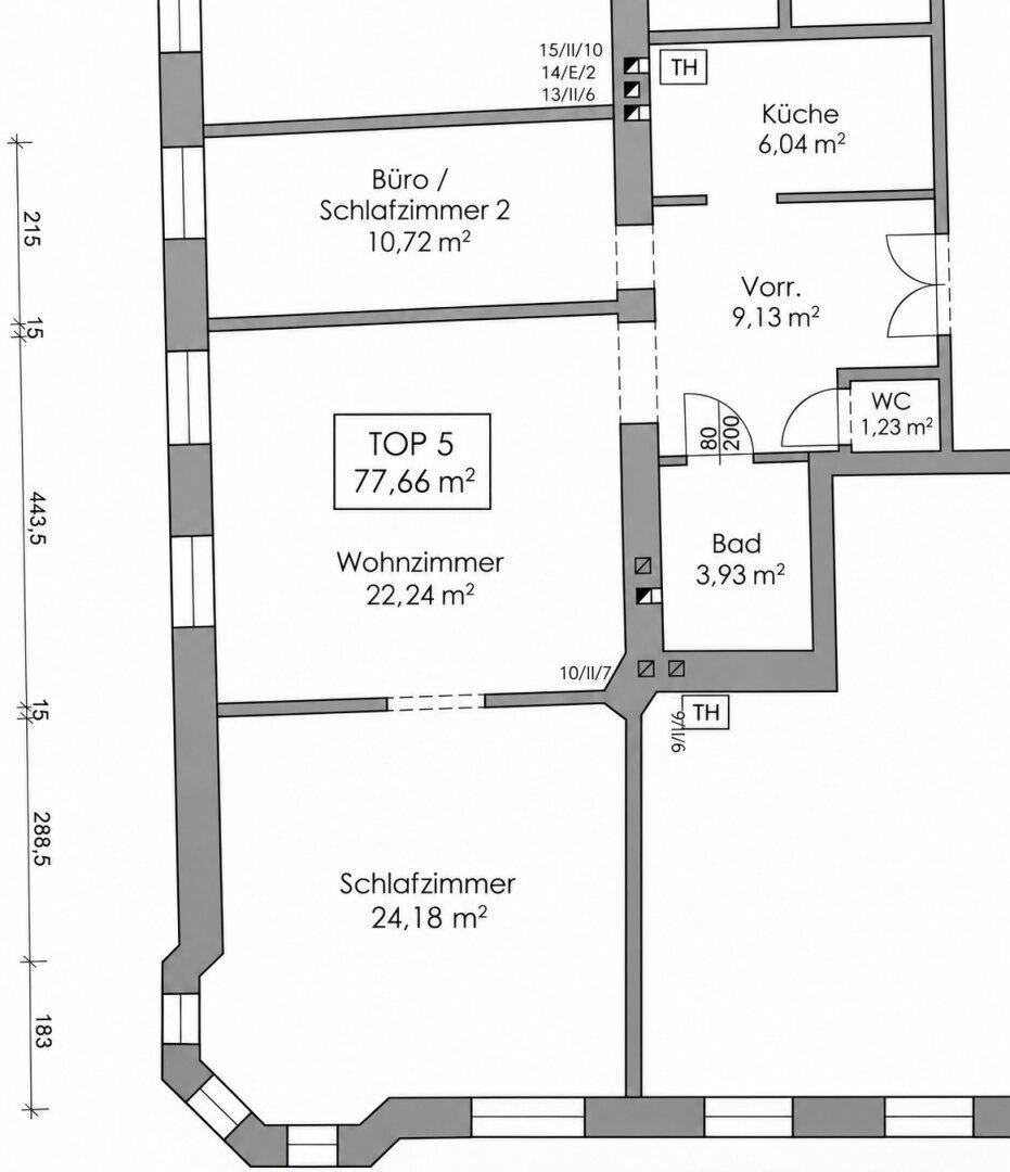 Grundriss der Wohnung Top 5 mit Wohnzimmer, Schlafzimmern, Küche und Bad.
