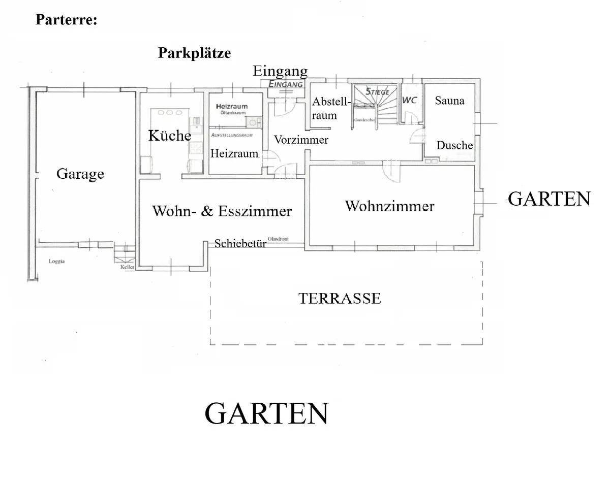 Grundriss des Erdgeschosses mit Garage, Wohnzimmer, Küche und Terrasse.