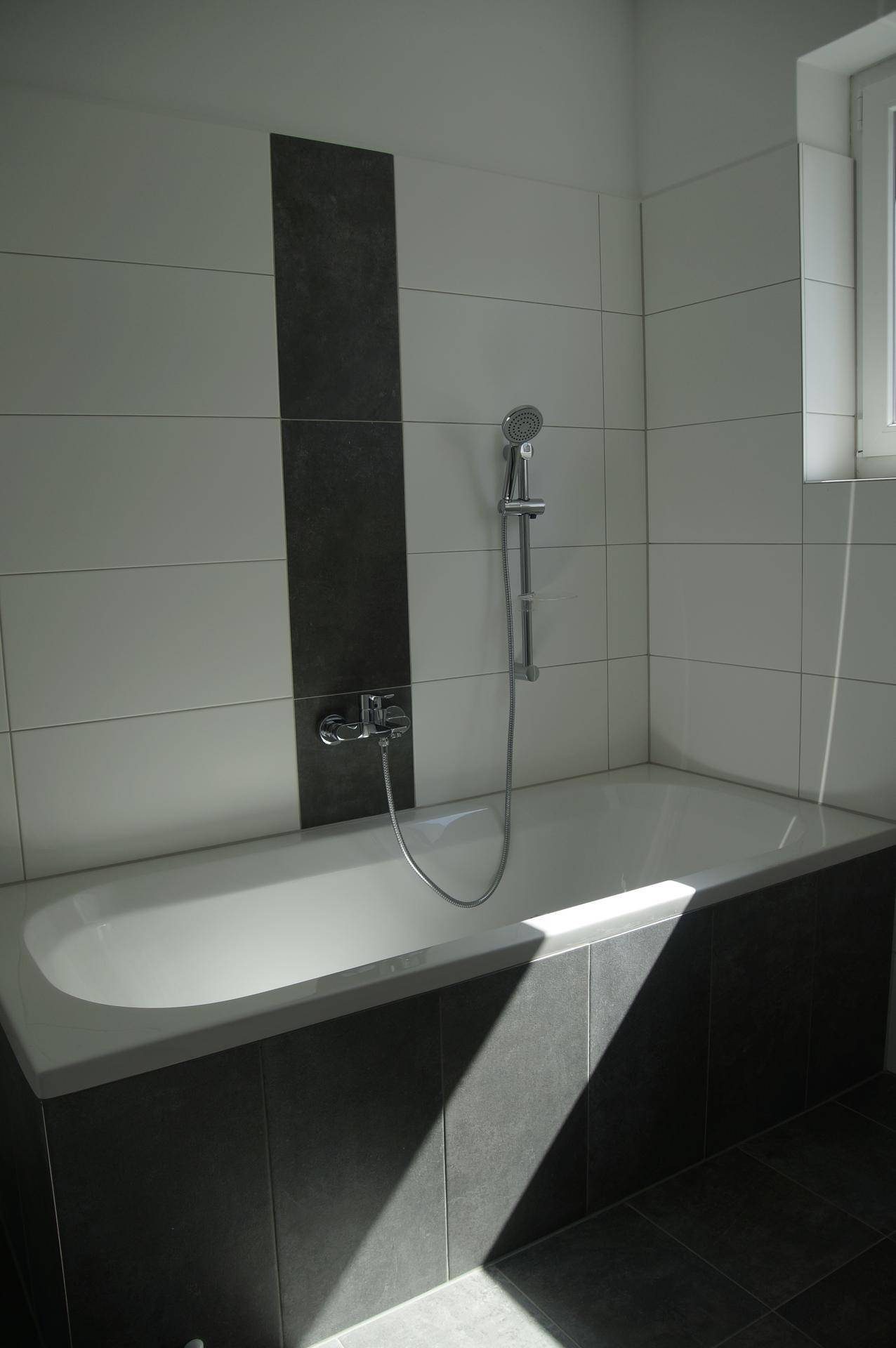 Bad Wanne + Dusche