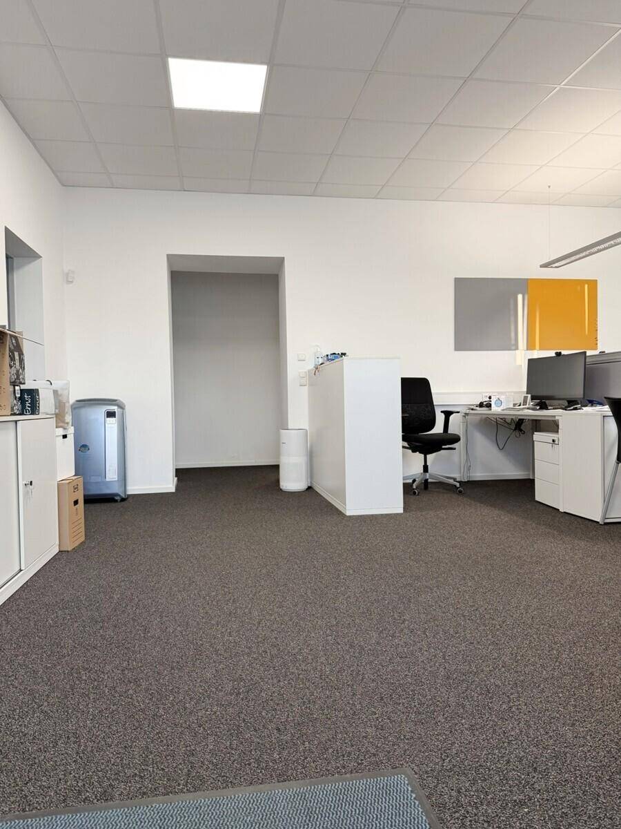 Großzügige Bürofläche mit Terrasse – teilbar &amp; zentral am Landlplatz! - Ansicht 3