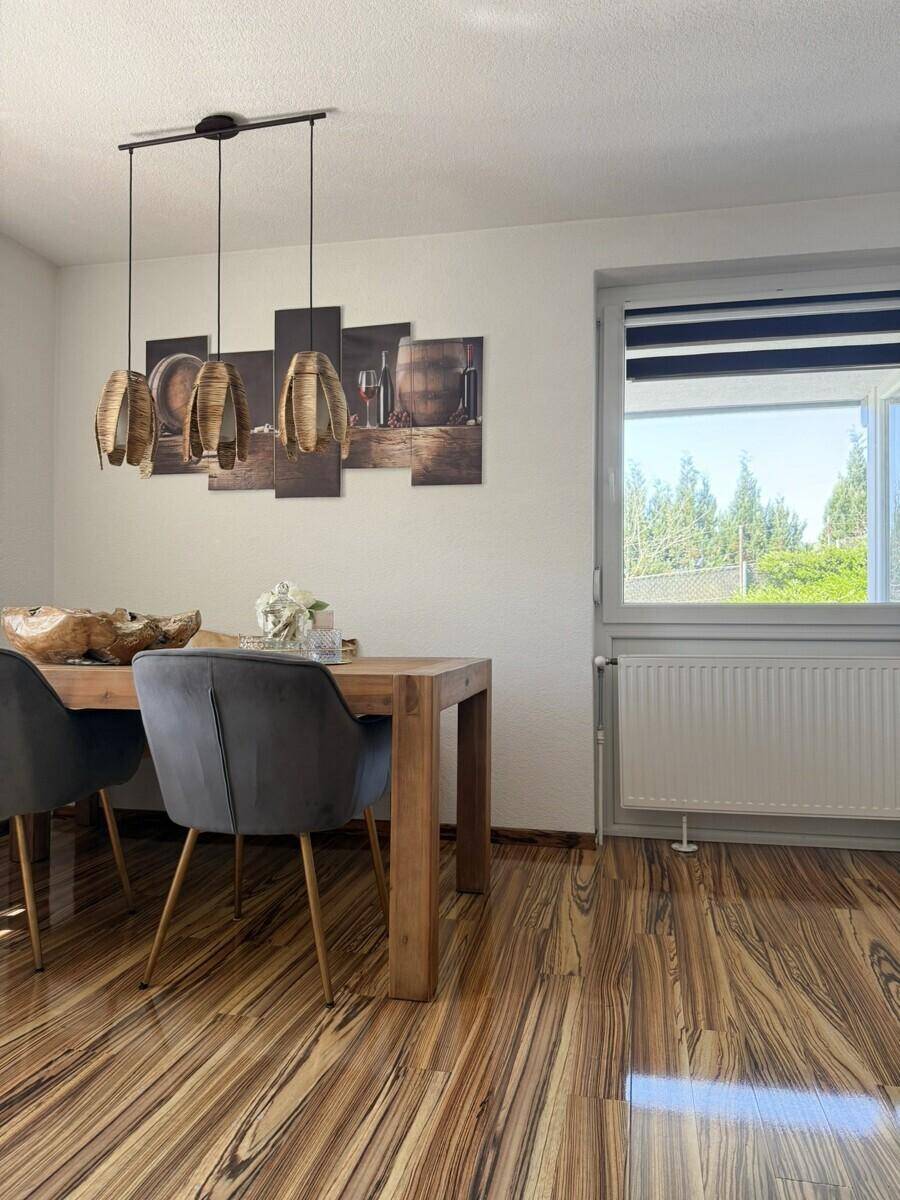 Großzügiges Familienhaus mit Doppelgarage, großem Garten und zusätzlicher Grünlandfläche! - Ansicht 6