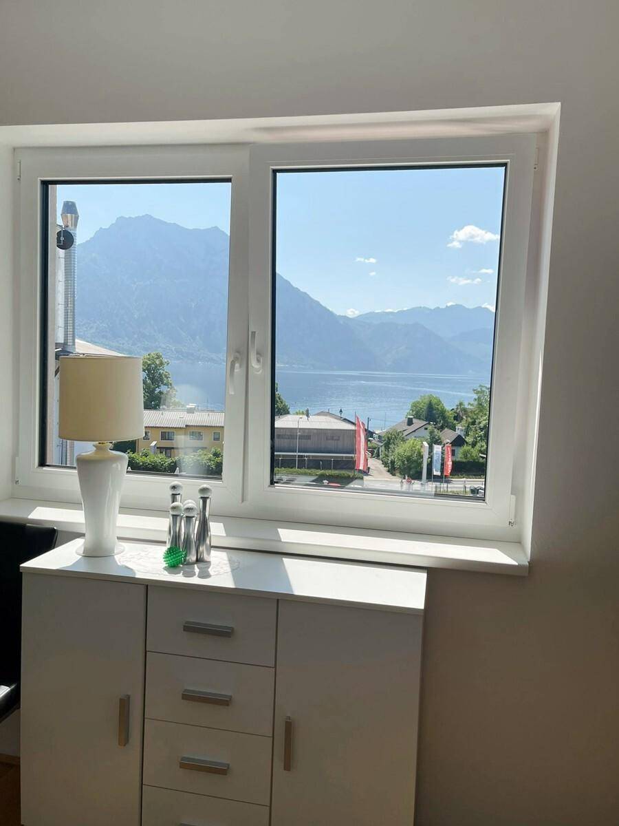 Schlafzimmer mit Blick zum See