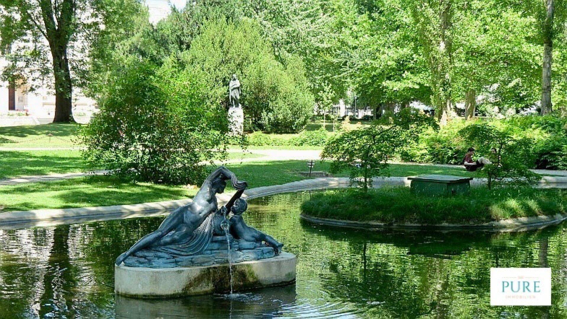 Liechtensteinpark & Gartenpalais mit Sommerkaffee