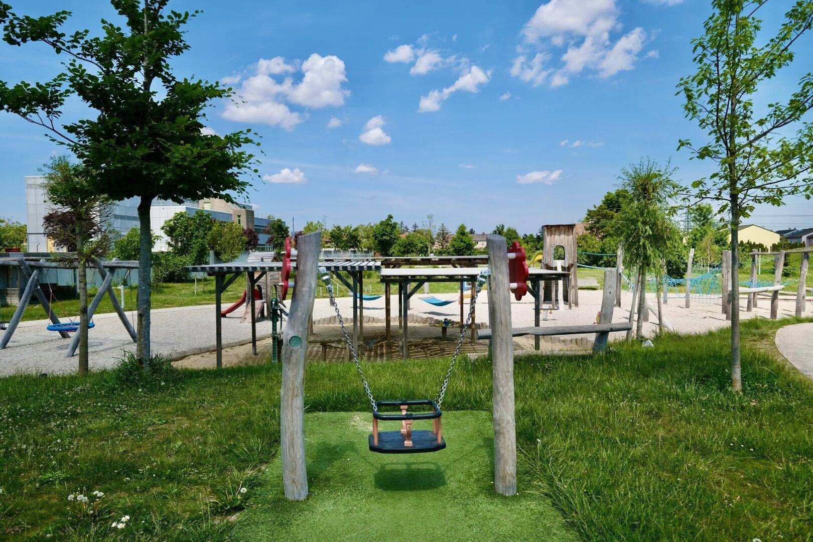 Großer Spielplatz & Grünoasen