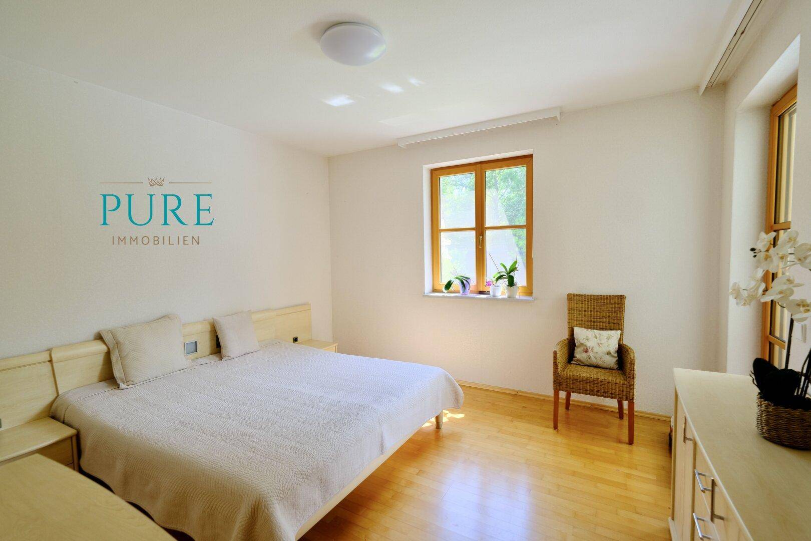 Gäste/Schlafzimmer im EG mit Bad & Schrankraum