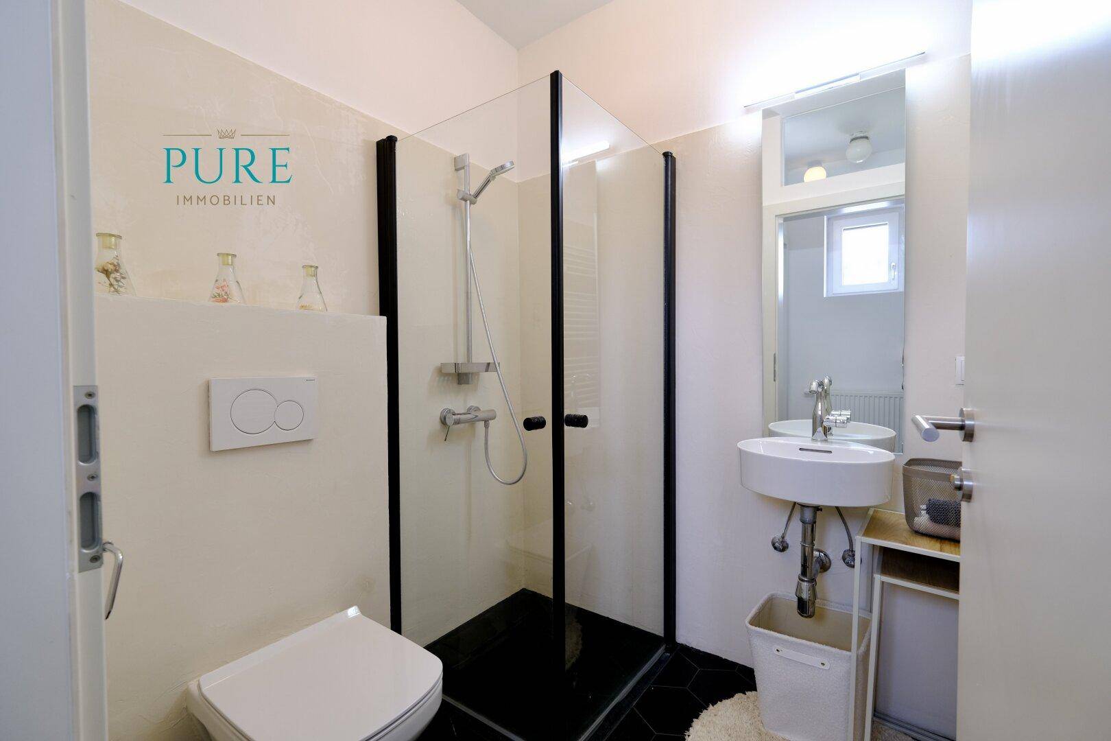 Dusche & WC im EG