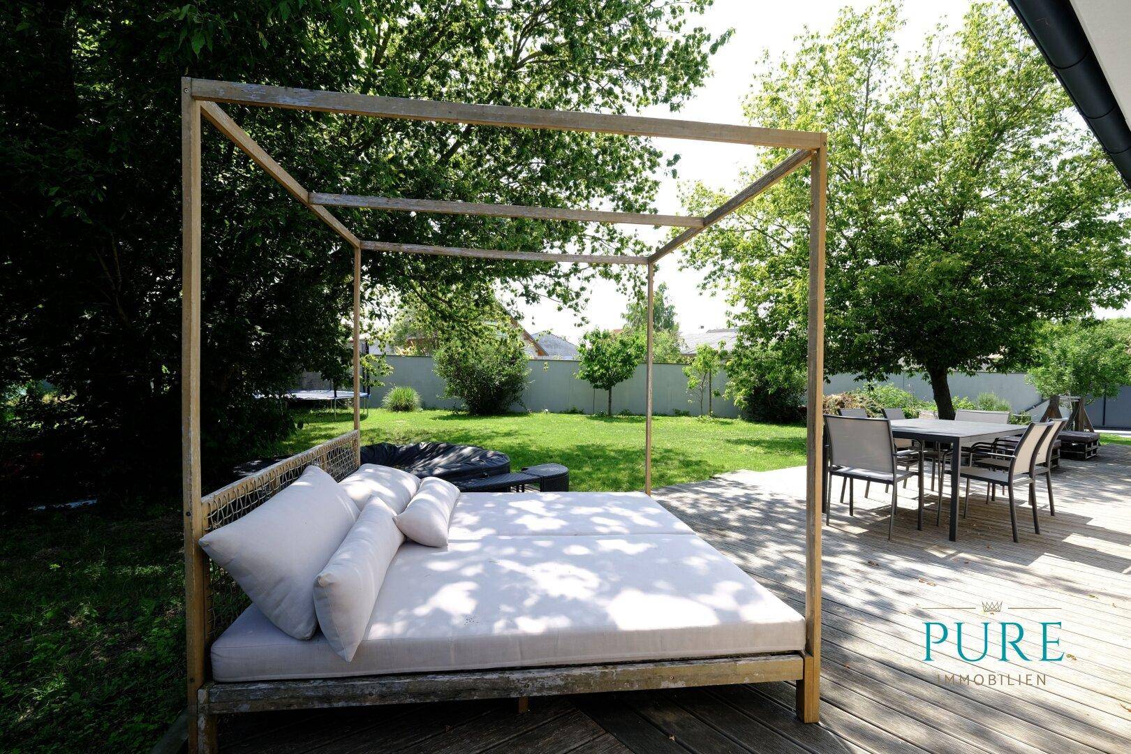Relax-Bereich im Naturschatten