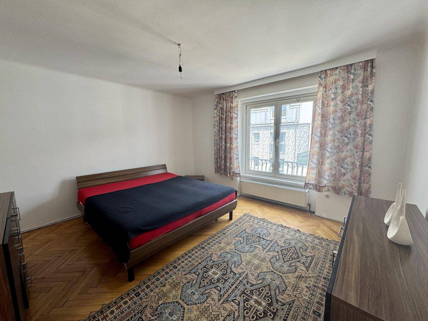 Großes Schlafzimmer